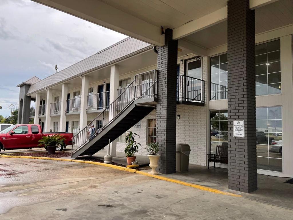 Motel Super 8 By Wyndham La Nouvelle-Ibérie Extérieur photo