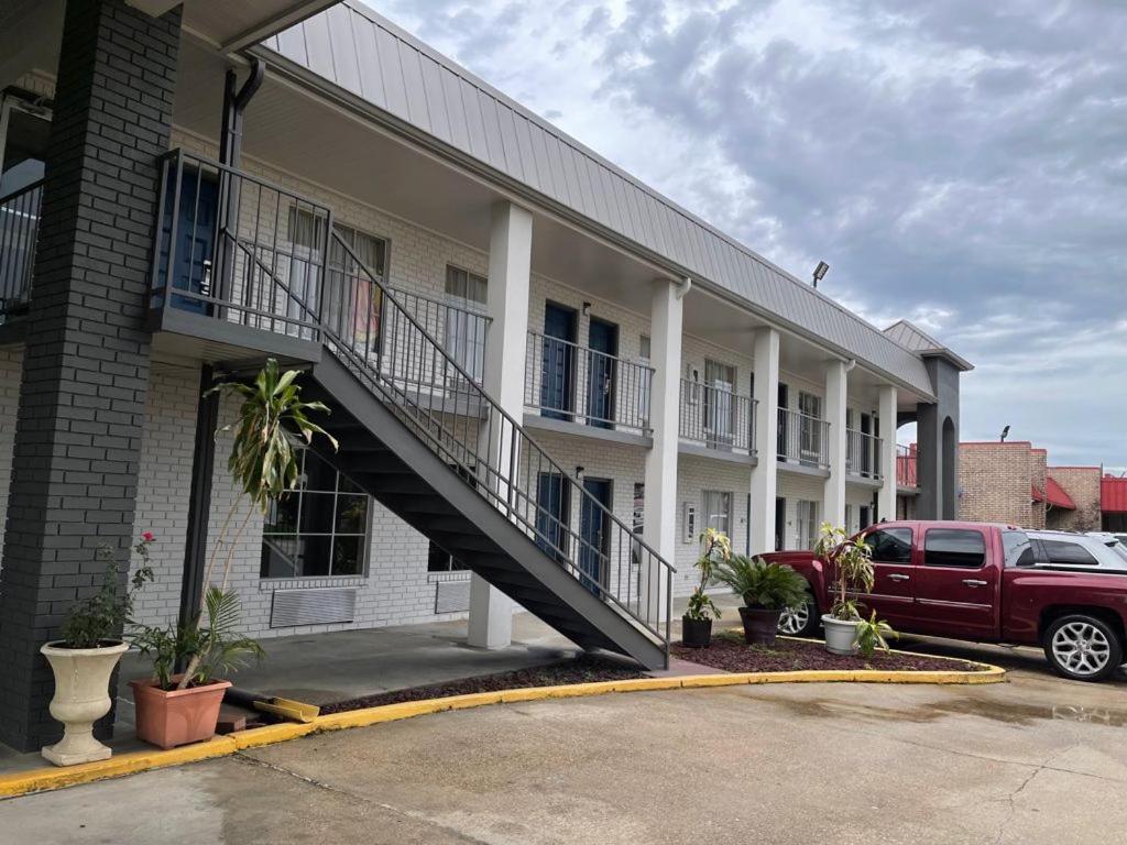 Motel Super 8 By Wyndham La Nouvelle-Ibérie Extérieur photo