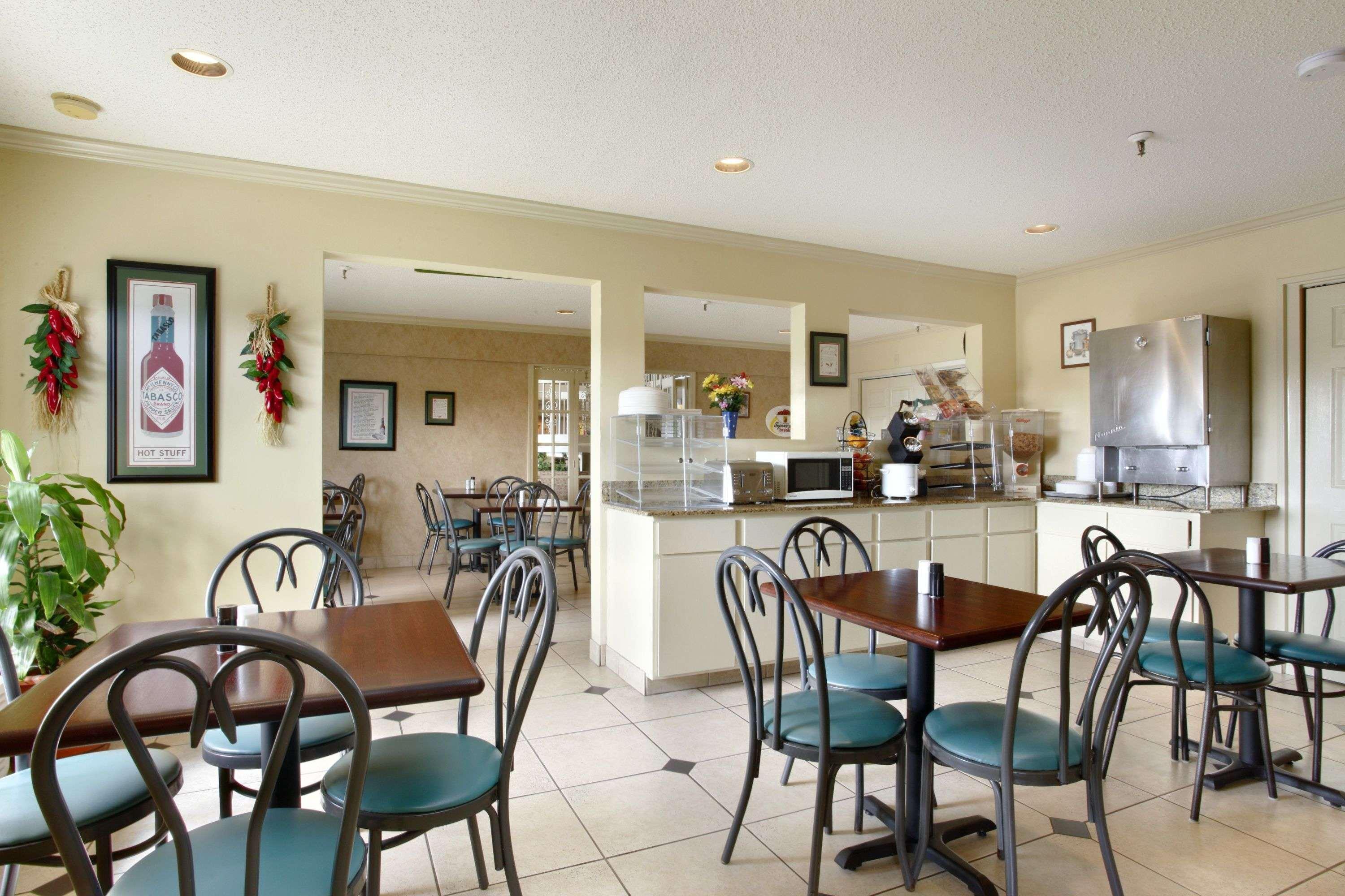 Motel Super 8 By Wyndham La Nouvelle-Ibérie Extérieur photo